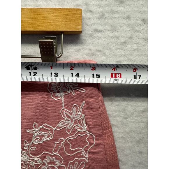 GORGEOUS Loft Women Pencil Skirt Embroidered Cotton Coquette Old Money Size 6 - Picture 3 of 9